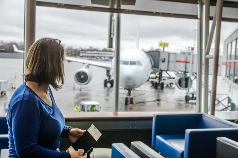 Do I Pay to Check a Bag on American Airlines?