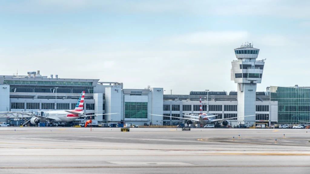 What are the Benefits of Flying with American Airlines?