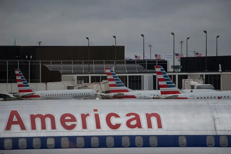 Do You Have to Pay for the American Airlines Loyalty Program?