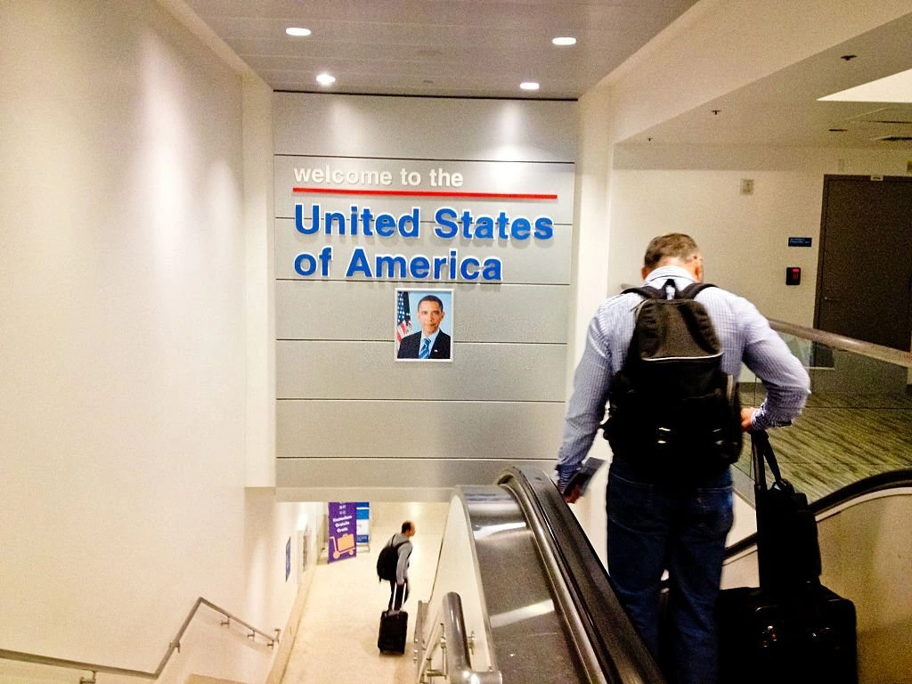 What is American Airlines' International Baggage Policy