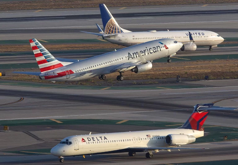Does Delta or American Airlines Pay More?