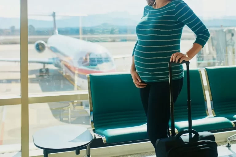 Can You Fly American Airlines While Pregnant?