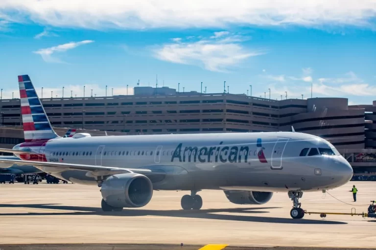 Do American Airline Workers Get Free Flights?