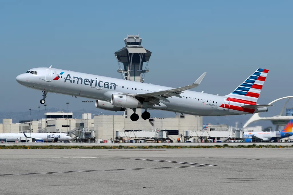 Does American Airlines Pay for Holidays?