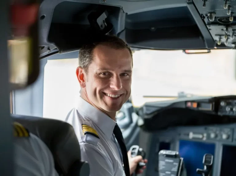 What is the Starting Salary for American Airlines?