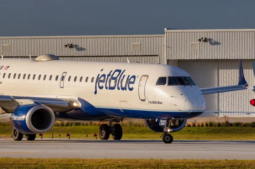 What are the Weaknesses of JetBlue