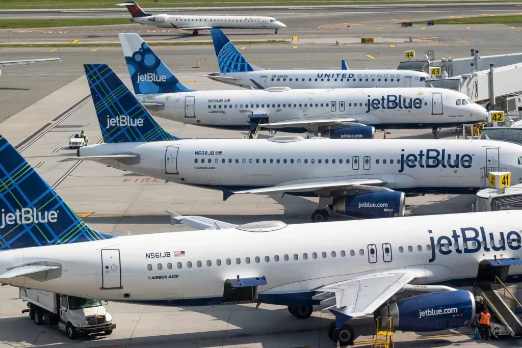 What is the cheapest day to book JetBlue